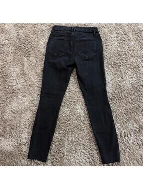 Good American good legs slim raw hem jeans ladies size 6 / 28  light black 121